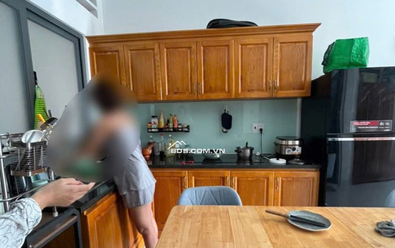 CHung cư Nguyễn Tri Phương, P8, Q5, 70m2, 2PN, 1WC, Lầu 4, Thang bộ, 9tr/th.