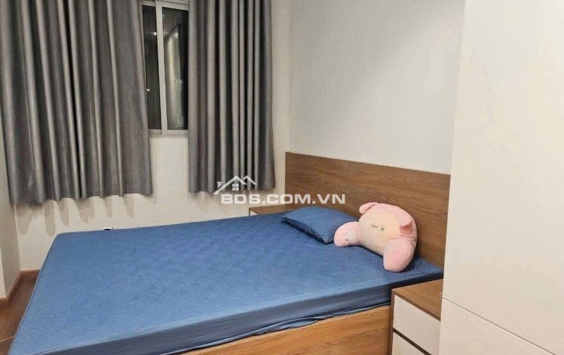 Giá 15tr/th, C/c Screc, Trường Sa, Q3, Căn góc, 100m2, 3PN, 2WC, Nhà mới sơn.