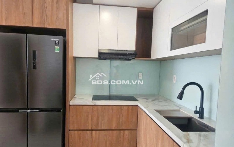 Giá 15tr/th, C/c Screc, Trường Sa, Q3, Căn góc, 100m2, 3PN, 2WC, Nhà mới sơn.