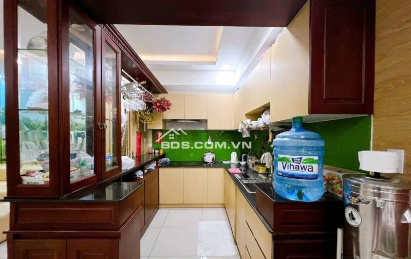 Chung cư Screc, 15tr/th, 3PN, 2WC, Nội thất cơ bản, Trường Sa, Q3.