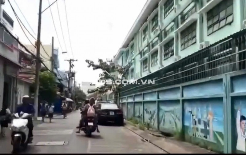 Chỉ 6 tỷ 390 nhà 2 tầng MT Phùng Tá Chu Quận Bình Tân