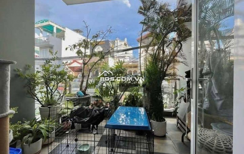 Chung cư Sky Center, Phổ Quang, P2, TB: Officetel, Nội thất mới, 11tr5/th.