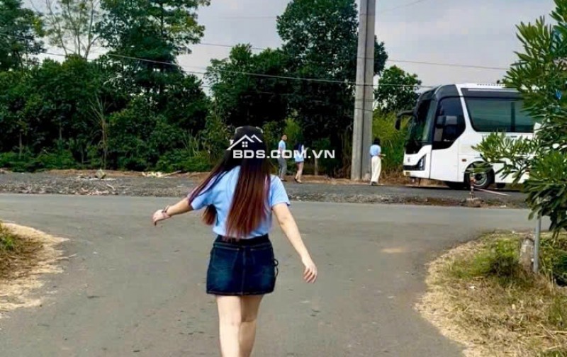 Hơn 300m2 mặt tiền DT996C chỉ 2,8tr/m2 Gần Suối Rao-Châu Đức