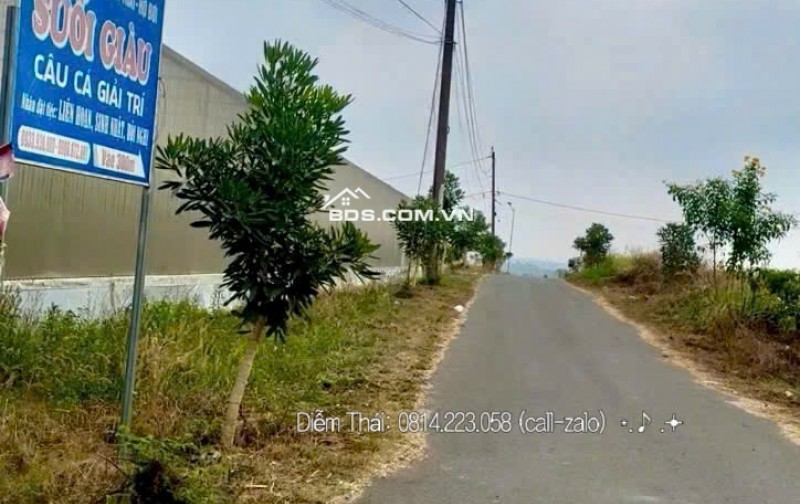 Hơn 300m2 mặt tiền DT996C chỉ 2,8tr/m2 Gần Suối Rao-Châu Đức