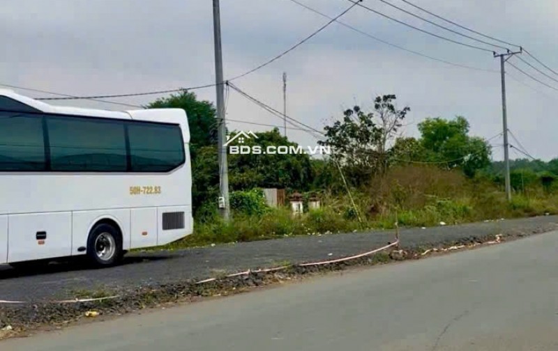 Hơn 300m2 mặt tiền DT996C chỉ 2,8tr/m2 Gần Suối Rao-Châu Đức