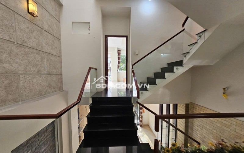 BÁN NHÀ 3 TẦNG X 100M2 ĐƯỜNG MỸ ĐA TÂY 9 , NAM VIỆT Á , NGŨ HÀNH SƠN_9.8Ti