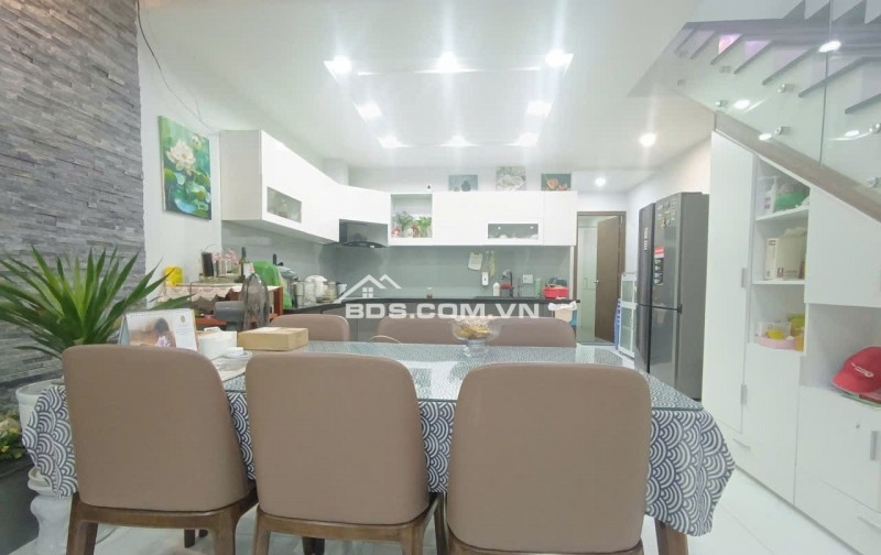 CHO THUÊ 3 TẦNG ĐƯỜNG HÓI KIỂNG-NAM HOÀ XUÂN- NGŨ HÀNH SƠN_15tr