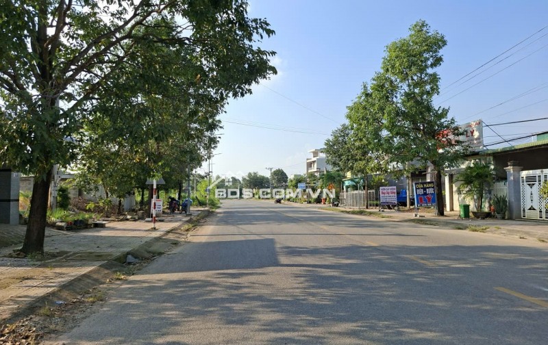 Chính chủ cần bán gấp nhà mặt tiền đường ĐT 720 ( Quốc lộ 55 cũ) tại xã Suối Kiết, huyện Tánh Linh, tỉnh Bình Thuận ( nay là Tỉnh Lâm Đồng)