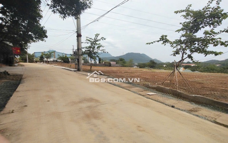 TÂM ĐIỂM NGHỈ DƯỠNG CƯ YÊN- SÁT KCN NHUẬN TRẠCH- LÔ GÓC 590M2