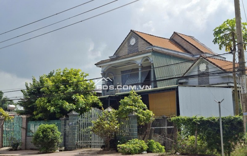 Cần sang nhượng gấp căn nhà mới xây cực phẩm mặt tiền đường ĐT720 (Quốc lộ 55B) tại Xã Suối Kiết, huyện Tánh Linh, tỉnh Bình Thuận