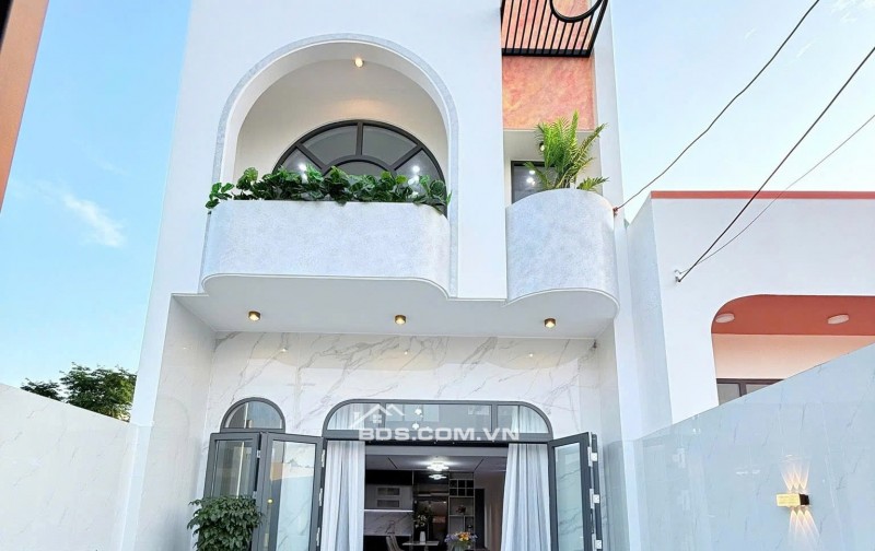 GỬI NHANH NHÀ PHỐ BÌNH CHÁNH Ở NGAY DỊP TẾT 64M2 - 2t5