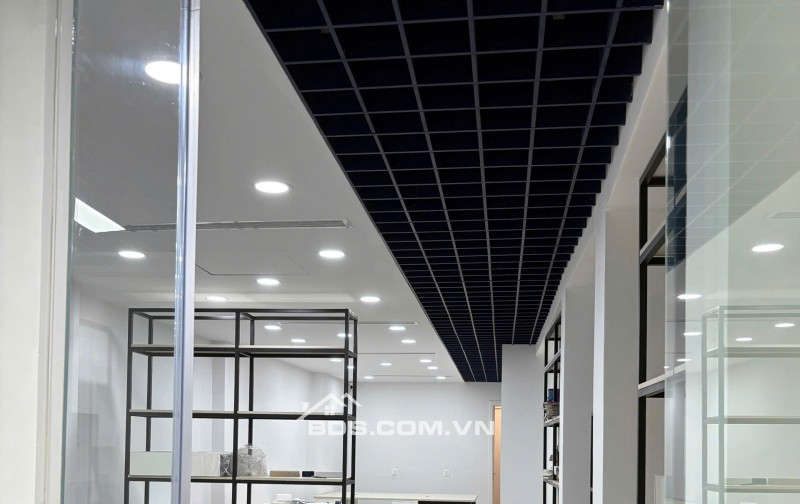 Cho thuê mặt bằng 8m mặt tiền Nguyễn Thị Minh Khai giá chỉ 65tr/tháng