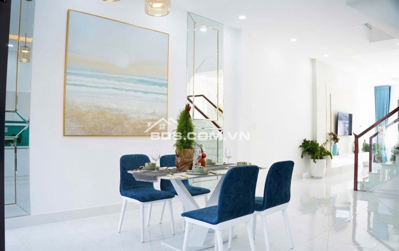 CHỈ CẦN 799 TRIỆU BAN ĐẦU - NHẬN NGAY NHÀ PHỐ MẶT TIỀN ĐẠI LỘ HÙNG VƯƠNG