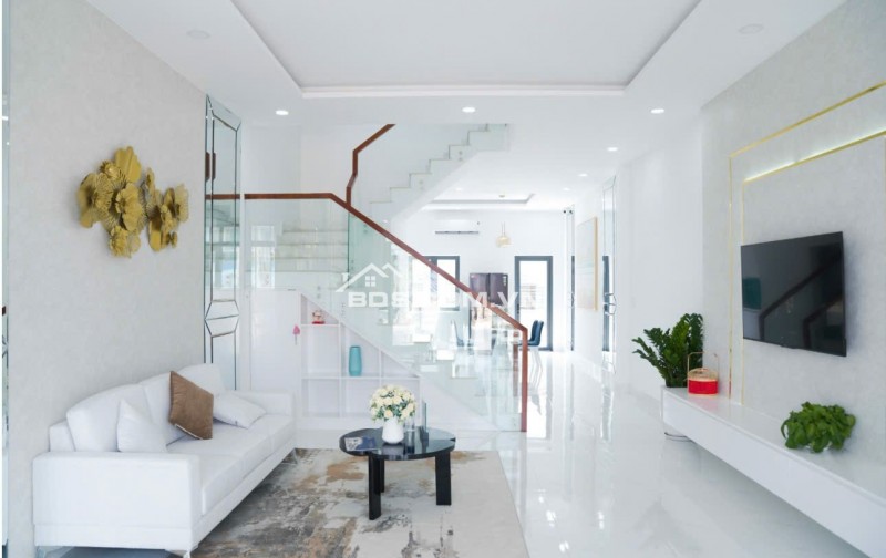 CHỈ CẦN 799 TRIỆU BAN ĐẦU - NHẬN NGAY NHÀ PHỐ MẶT TIỀN ĐẠI LỘ HÙNG VƯƠNG