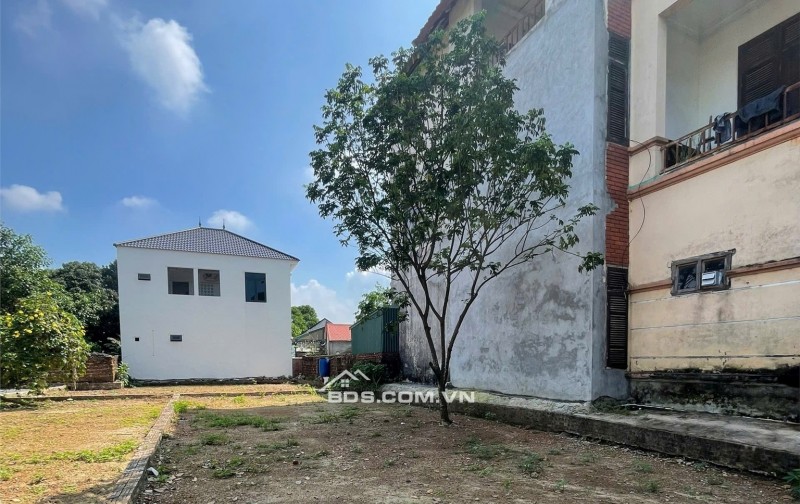 TRUNG TÂM TÂN XÃ, CÁCH HỒ 300M, 3 ÔTÔ TRÁNH, ĐỐI DIỆN ĐH FPT, ĐHQG, NGAY TUYẾN METRO, 119M