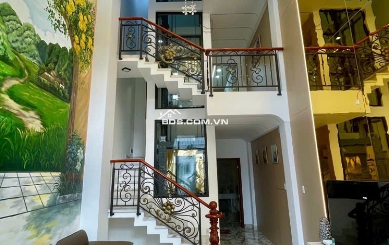 Bán nhà 5 tầng Bình Tân - Phù Hợp Gia Đình Ở Đông Người Ở