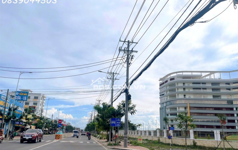 CẦN BÁN 500M2 NHÀ BIỆT THỰ 3 TẤM MT ĐƯỜNG NGUYỄN CỮU PHÚ