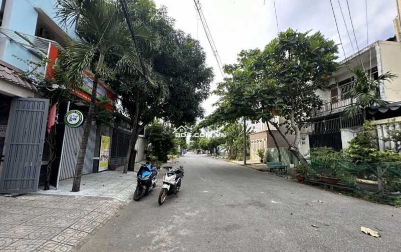 NHÀ MẶT TIỀN DT HƠN 200M2 -KV HOÀNG DIỆU 2 - F LINH CHIỂU