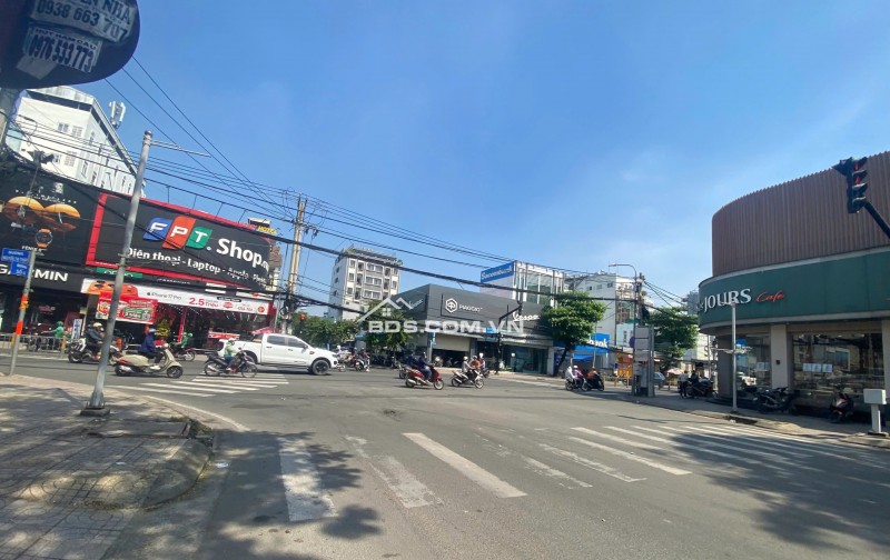 CHO THUÊ SIÊU GÓC MẶT TIỀN KINH DOANH NGUYỄN THỊ THẬP. QUẬN 7