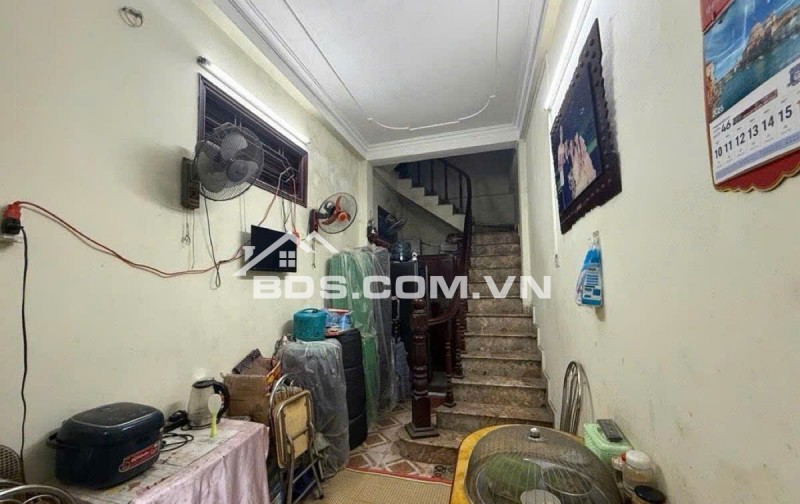 Mặt ngõ Quỳnh – ô tô đỗ cửa – lô góc – kinh doanh – sổ 28m², từ tầng 2 ~40m² – trung tâm Hai Bà Trưng – giá chỉ 8 tỷ