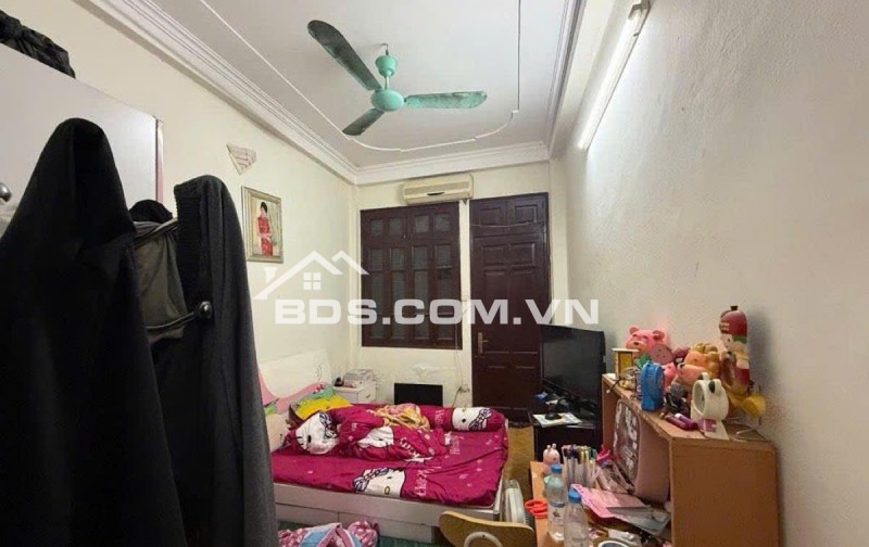 Mặt ngõ Quỳnh – ô tô đỗ cửa – lô góc – kinh doanh – sổ 28m², từ tầng 2 ~40m² – trung tâm Hai Bà Trưng – giá chỉ 8 tỷ