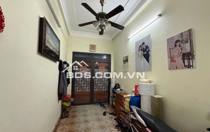 Mặt ngõ Quỳnh – ô tô đỗ cửa – lô góc – kinh doanh – sổ 28m², từ tầng 2 ~40m² – trung tâm Hai Bà Trưng – giá chỉ 8 tỷ