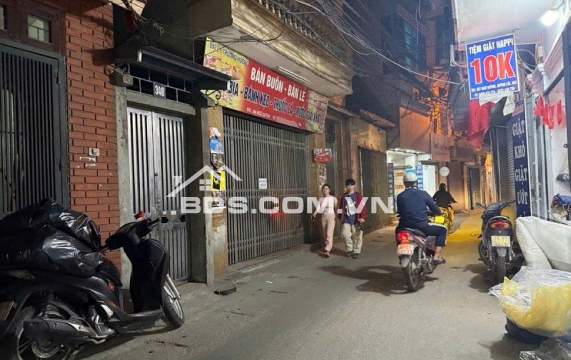 Mặt ngõ Quỳnh – ô tô đỗ cửa – lô góc – kinh doanh – sổ 28m², từ tầng 2 ~40m² – trung tâm Hai Bà Trưng – giá chỉ 8 tỷ