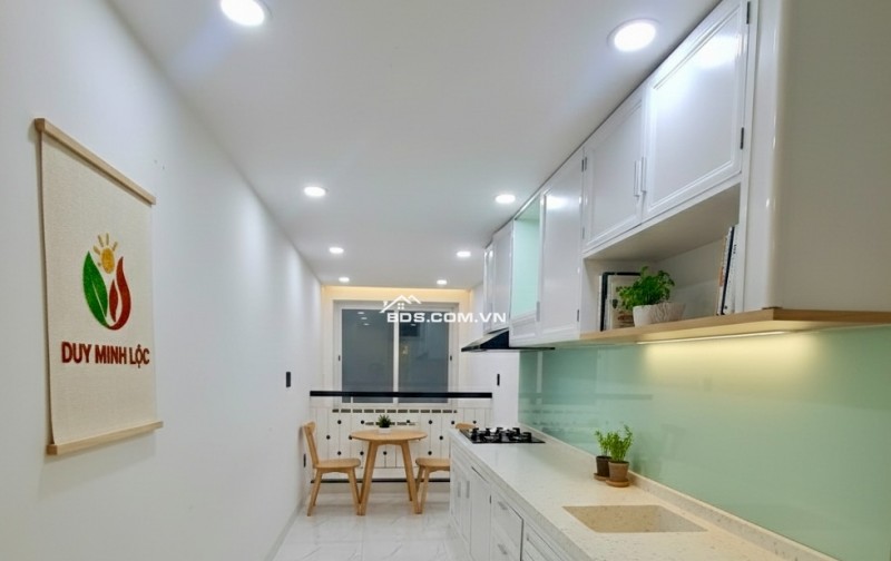 Bán nhà hẻm Q10, Ngô Quyền, 15m2, 4T, 2PN, SHR - 3.65 tỷ