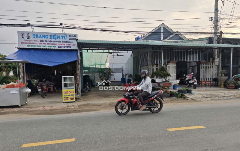 Bán lô đất thổ mặt tiền tỉnh lộ 833 giá 2 tỷ