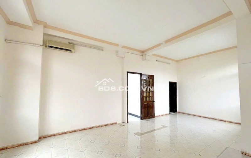 Chính chủ bán Biệt thự Hẽm Xe Hơi Bùi Văn Ba. Q7