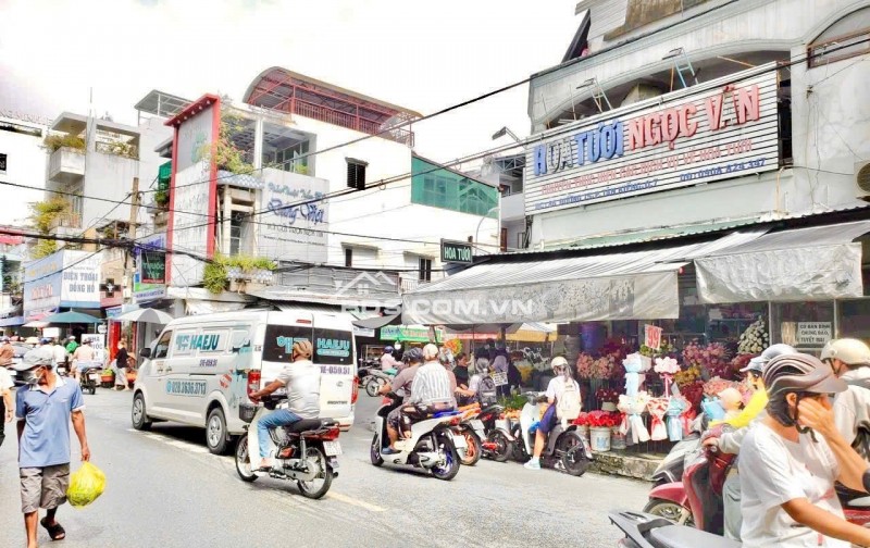 Góc 2 Mặt Tiền cực đẹp ngay chợ Tân Quy. Q7