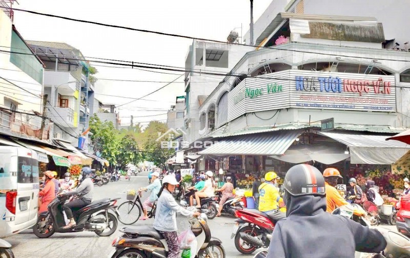 Góc 2 Mặt Tiền cực đẹp ngay chợ Tân Quy. Q7