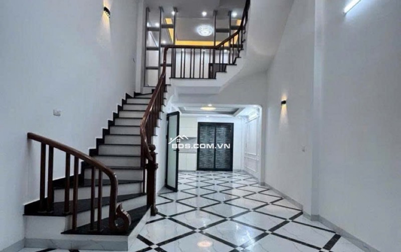 BÁN NHÀ 5 TẦNG NGỌC HỒI 40M NHÀ MỚI Ở NGAY, GẦN TRƯỜNG, CHỢ TIỆN ÍCH BẠT NGÀN