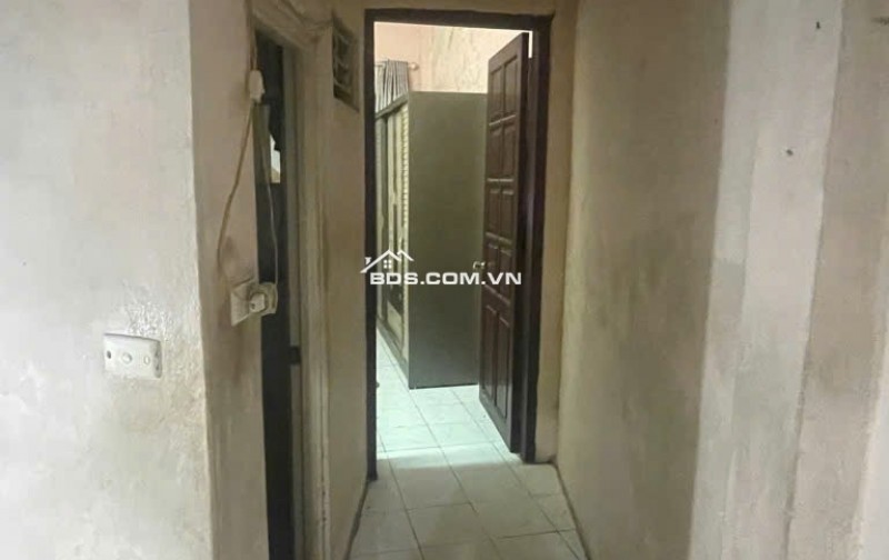 TRUNG TÂM BA ĐÌNH - MẶT PHỐ - VỈA HÈ - KINH DOANH TỐT - GIÁ HỢP LÝ - BAY NH