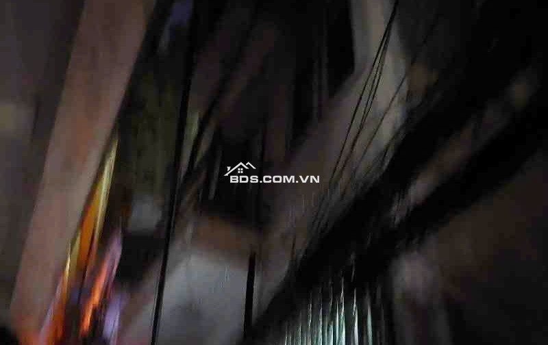 CHỦ CẦN BÁN GẤP NHÀ NGỌC KHÁNH - ĐẤT VUÔNG VẮN NHƯ TỜ A4