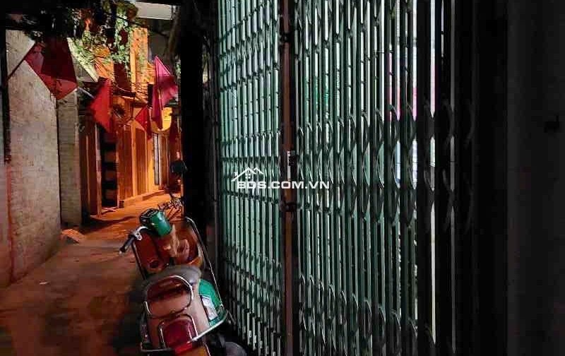 CHỦ CẦN BÁN GẤP NHÀ NGỌC KHÁNH - ĐẤT VUÔNG VẮN NHƯ TỜ A4