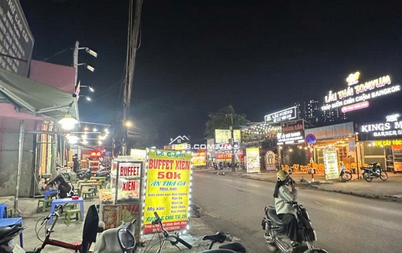 BÁN GẤP NHÀ  LĨNH NAM  GẦN CHỢ ĐẦU MỐI ĐỀN LỪ, NHÀ ĐẸP Ở NGAY DT 38M GIÁ 8X TỶ GẦN CÁC TRƯỜNG ĐẠI HỌC