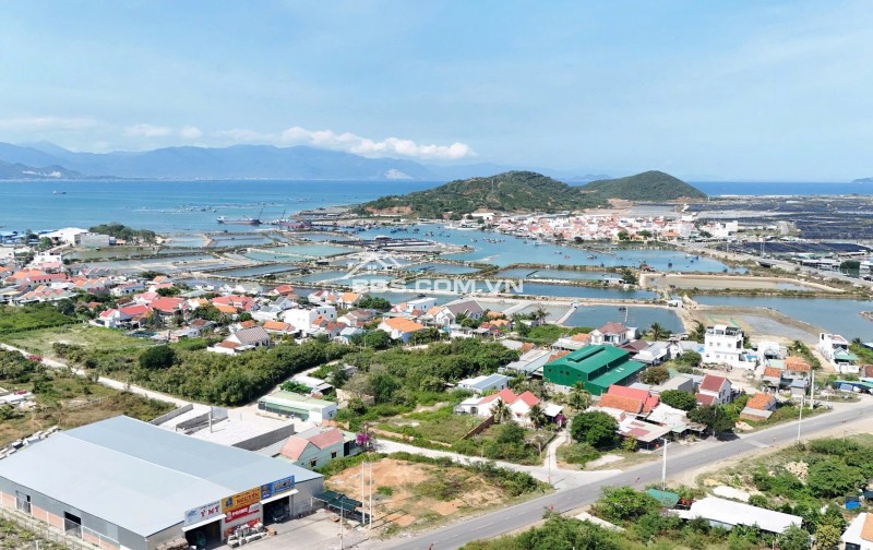 bán gấp đất odt trục chính Đường 65m Khu KT Nam Vân Phong