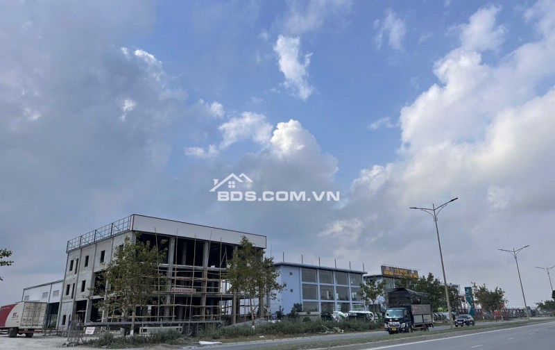 [CHO THUÊ/HỢP TÁC] MẶT BẰNG VÀNG 2.800M2 – CỬA NGÕ TP. NINH BÌNH – SẴN SHOWROOM 3 TẦNG