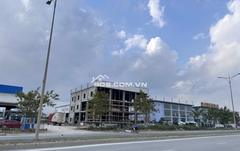[CHO THUÊ/HỢP TÁC] MẶT BẰNG VỊ TRÍ ĐẮC ĐỊA 2.800M2 – CỬA NGÕ TP. NINH BÌNH – SẴN SHOWROOM 3 TẦNG