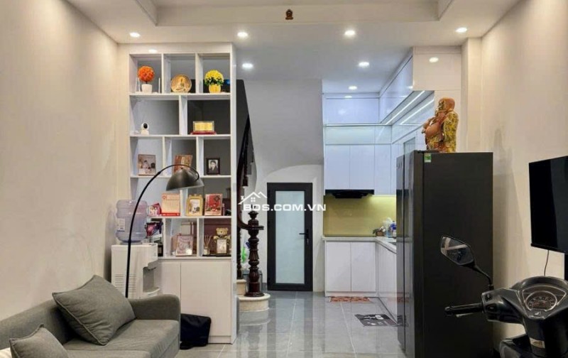 SIÊU PHẨM NHÀ ĐẸP – LẠC LONG QUÂN – GẦN HỒ TÂY – 3 NGỦ - 4WC – 34Mx4T – NHỈNH 8 TỶ.