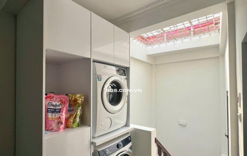 SIÊU PHẨM NHÀ ĐẸP – LẠC LONG QUÂN – GẦN HỒ TÂY – 3 NGỦ - 4WC – 34Mx4T – NHỈNH 8 TỶ.