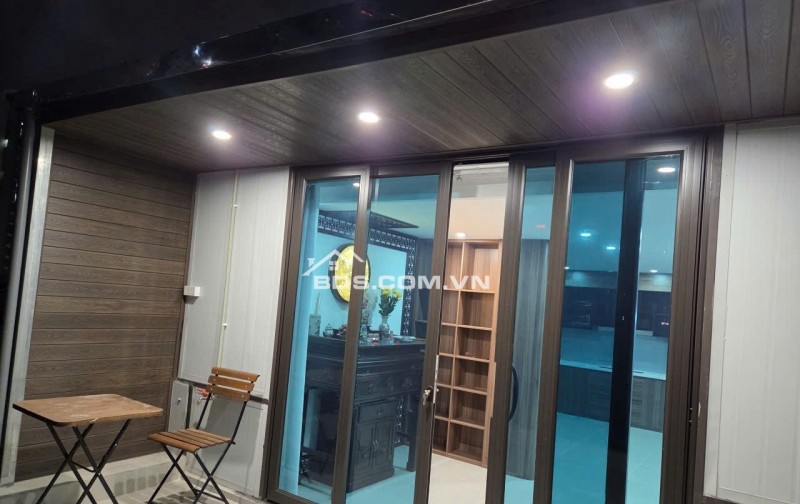 Giảm sốc-Toà Nhà Văn phòng – Nguyễn Khang – Cầu Giấy – 72m2- 9 tầng – Giá sốc 32 tỷ