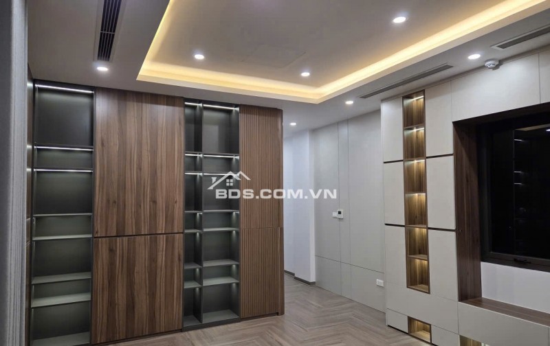 Giảm sốc-Toà Nhà Văn phòng – Nguyễn Khang – Cầu Giấy – 72m2- 9 tầng – Giá sốc 32 tỷ