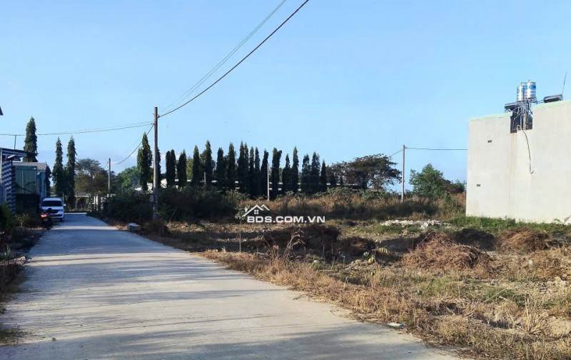 Bán Đất Phường Hố Nai.Gần Giáo Xứ Ngũ Phúc.Cách Quốc Lộ 1A 500m.Trước Tết : 1 TỶ 80