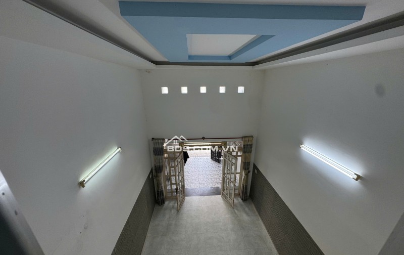 Chủ gửi nhà mới xây 1 trệt 1 lửng | Đường 8m | gần Vinhomes Grand Park | Giá 4 tỷ