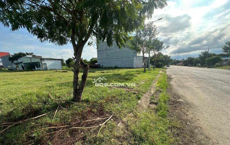 Bán đất KĐT số 9 khu chợ Điện Ngọc đã có sổ dt 147 m2 , giá cả thương lượng