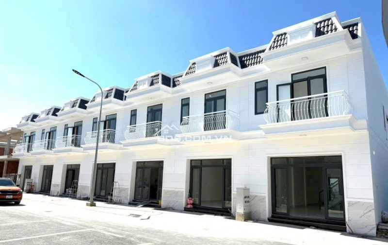 CHỈ CẦN 799 TRIỆU BAN ĐẦU - NHẬN NGAY NHÀ PHỐ MẶT TIỀN ĐẠI LỘ HÙNG VƯƠNG