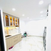 Bán nhà Quận 10 - đường Thành Thái - nhà mới tặng nội thất - 35m2 - 4ty79