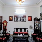 Bán nhà riêng 132m2 phố Khương Trung, sổ hồng, ô tô vào nhà